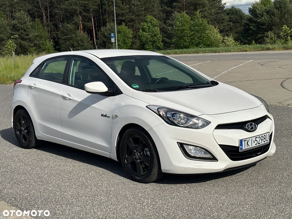 Hyundai i30 blue 1.6 CRDi Passion - 2