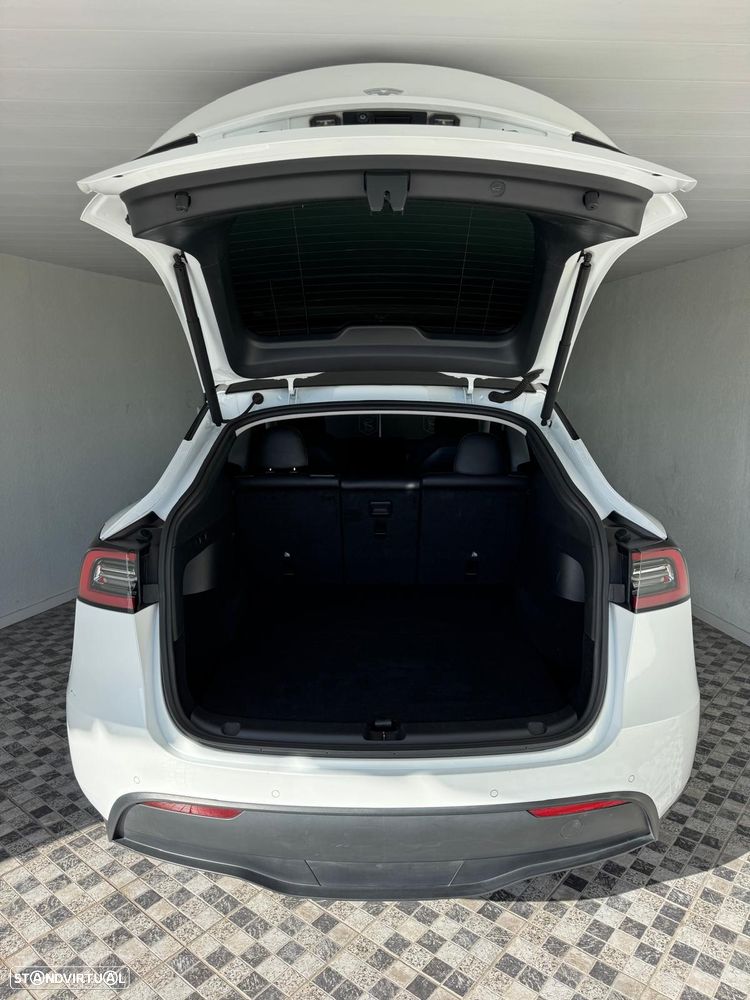 Tesla Model Y Long Range Dual Motor AWD - 12