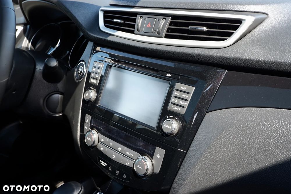 Nissan Qashqai 1.6 dCi Xtronic N-Connecta - 6