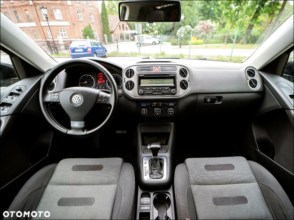 Volkswagen Tiguan - 16
