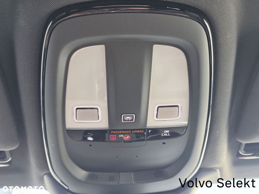 Volvo V90 Cross Country - 36