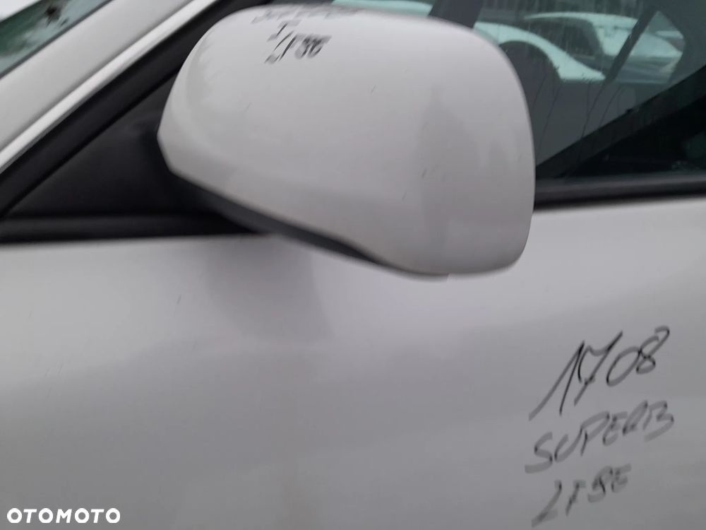 SKODA SUPERB I LUSTERKO LEWE PRZEDNIE LEWY PRZÓD KOLOR: LF9E - 4