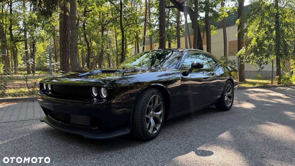 Dodge Challenger - 1