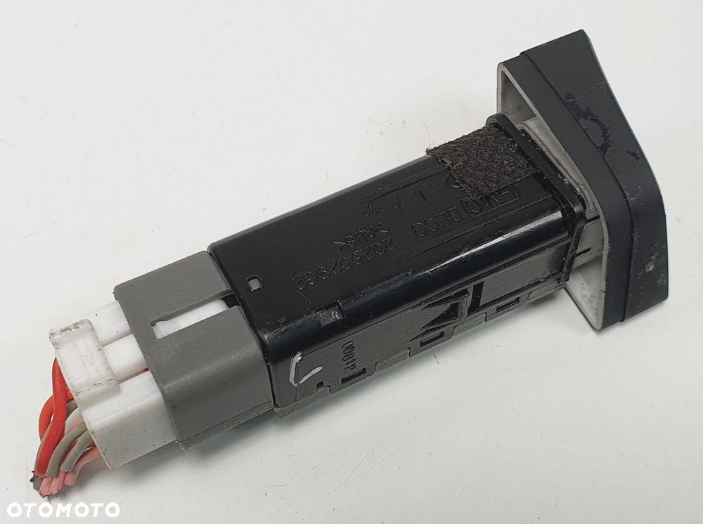 PRZYCISK PODGRZEWANIA FOTELA HYUNDAI GENESIS COUPE - 2