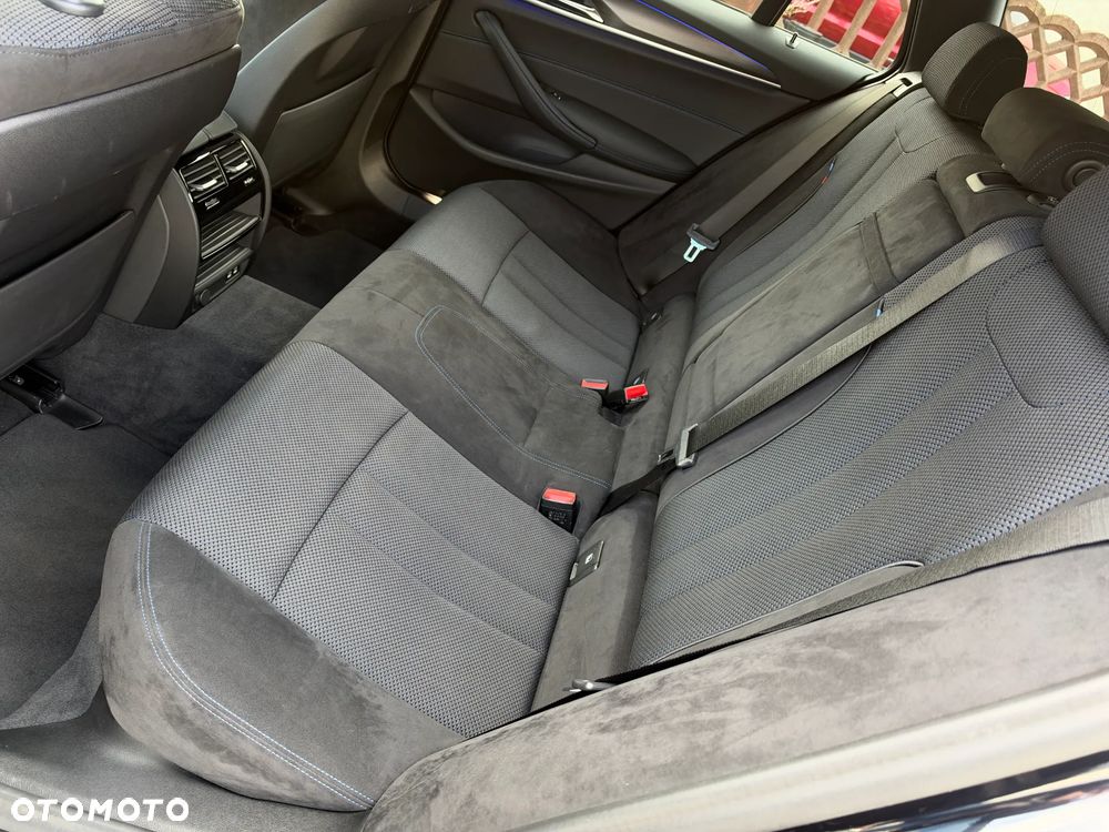 BMW Seria 5 540i xDrive mHEV M Sport sport - 32