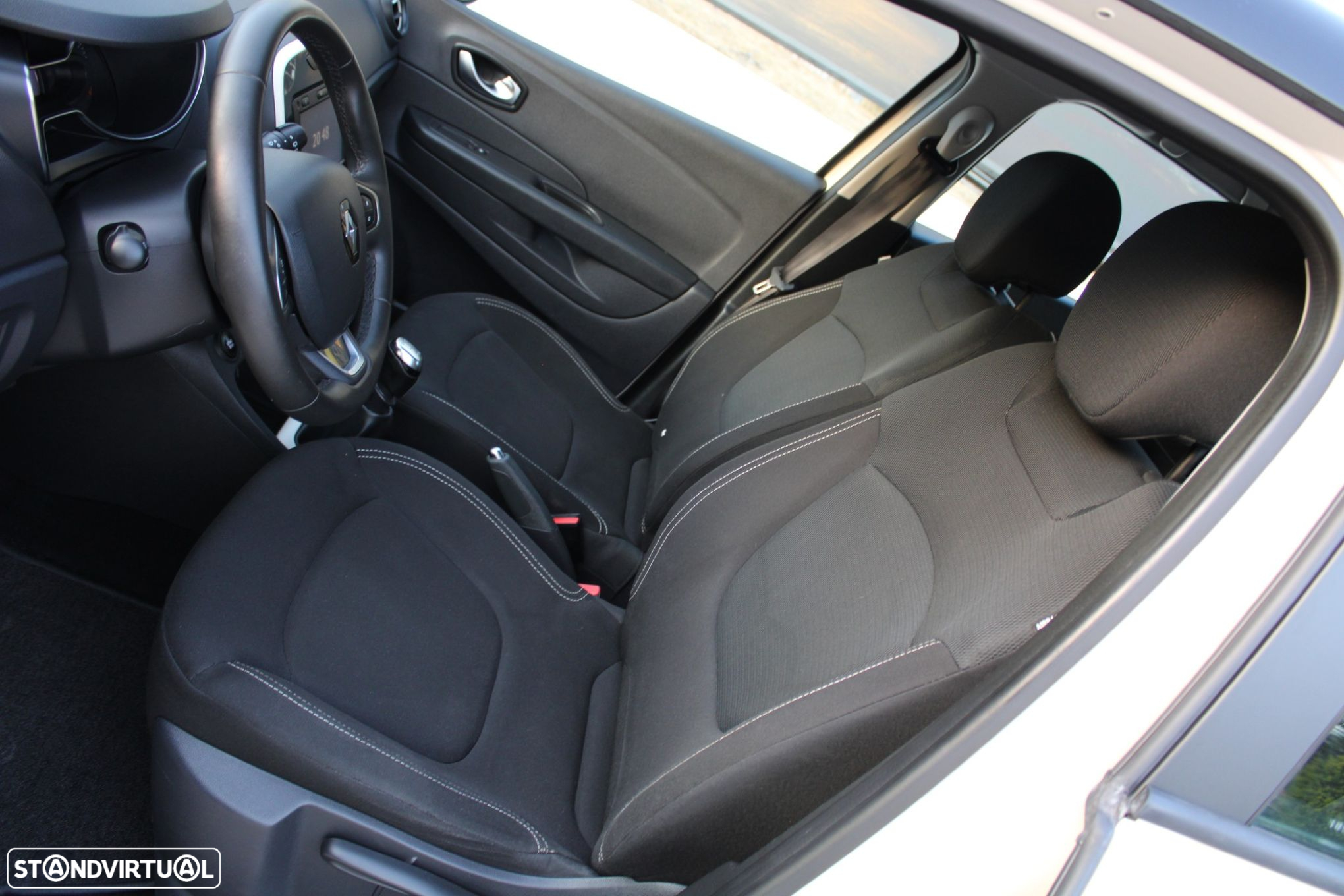 Renault Captur 1.5 dCi Exclusive - 4