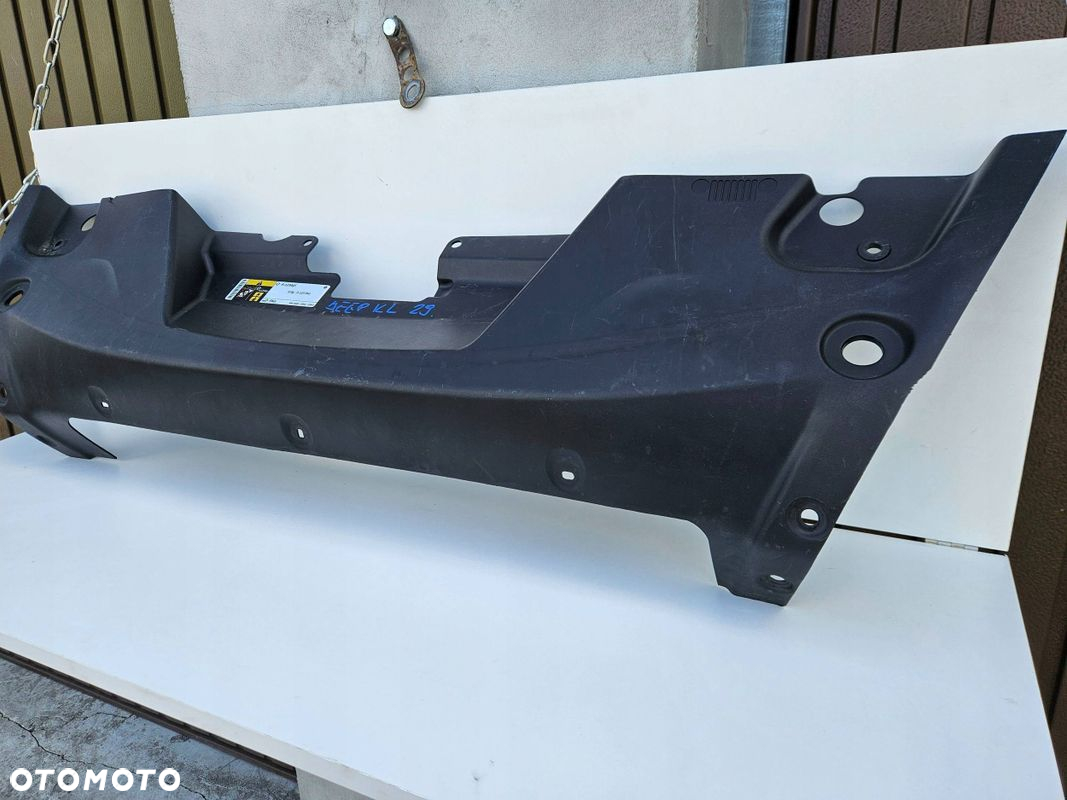 Jeep Cherokee KL Osłona maskownica pasa przedniego przód - 4