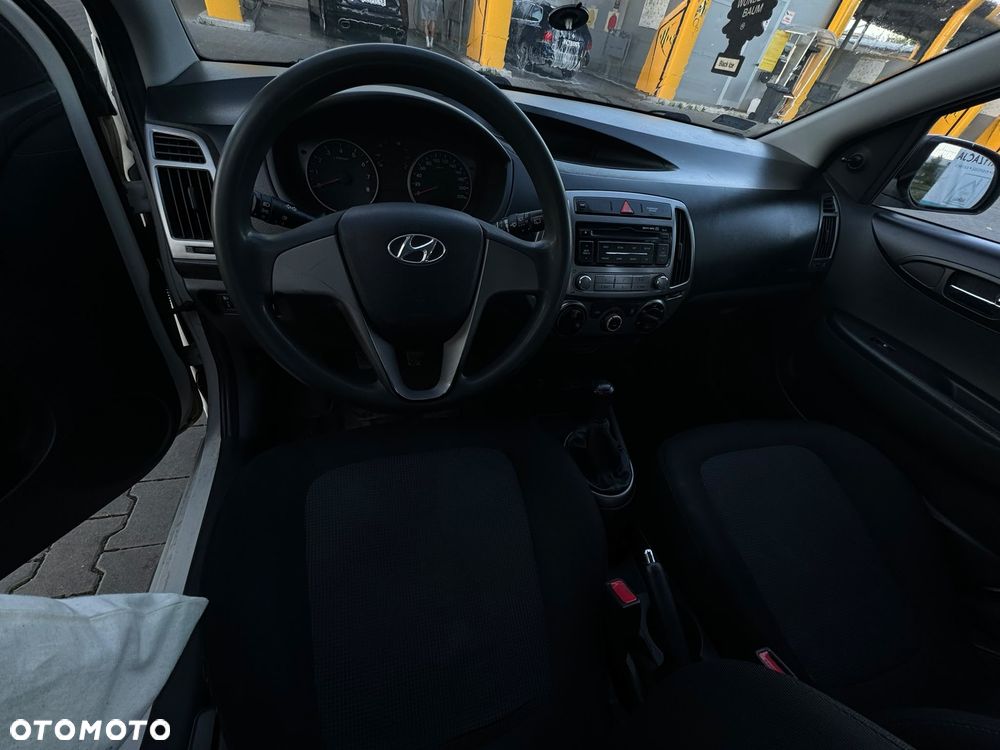 Hyundai i20 - 12