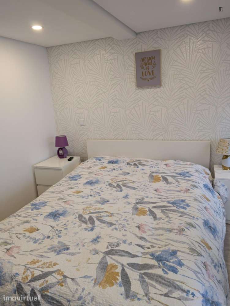 Quarto - localizado em Paranhos Porto - Grande imagem: 2/9