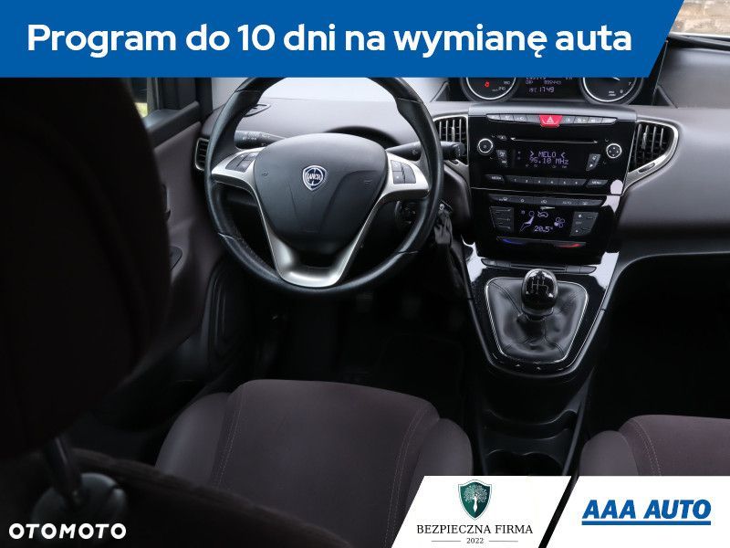 Lancia Ypsilon - 9