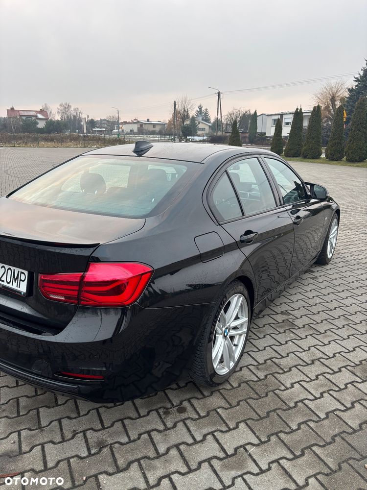 BMW Seria 3 330i Sport Line - 5