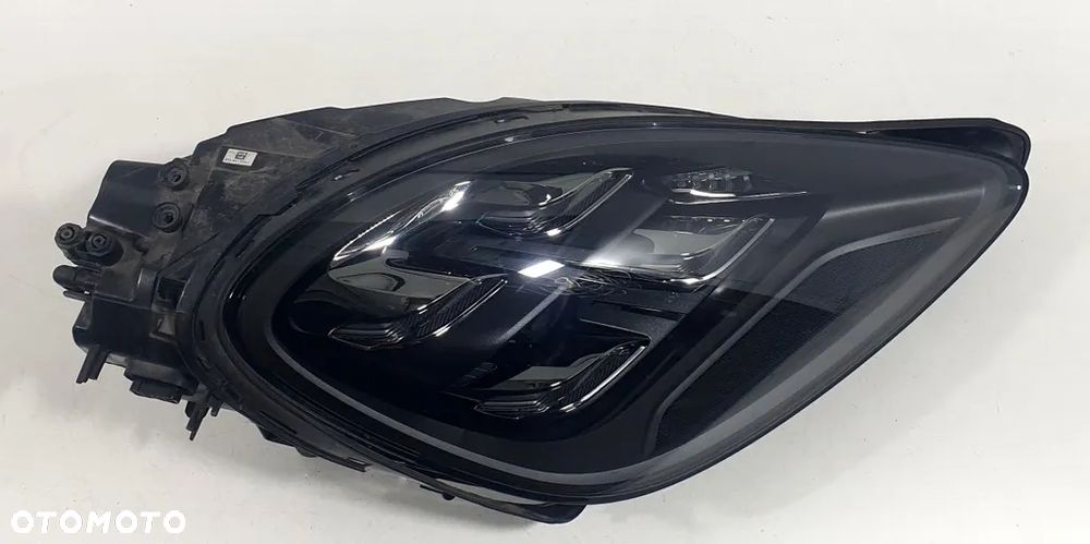 Porsche Cayenne Reflektor Prawy 9Y0941036J - 1
