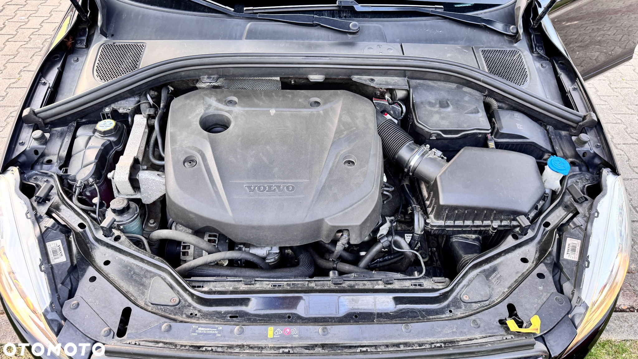 Volvo XC 60 D3 Drive-E Momentum - 24