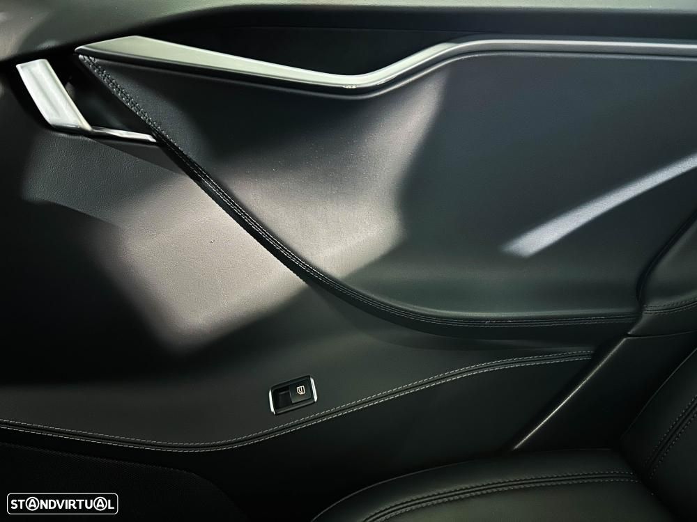 Tesla Model S Long Range AWD - 28