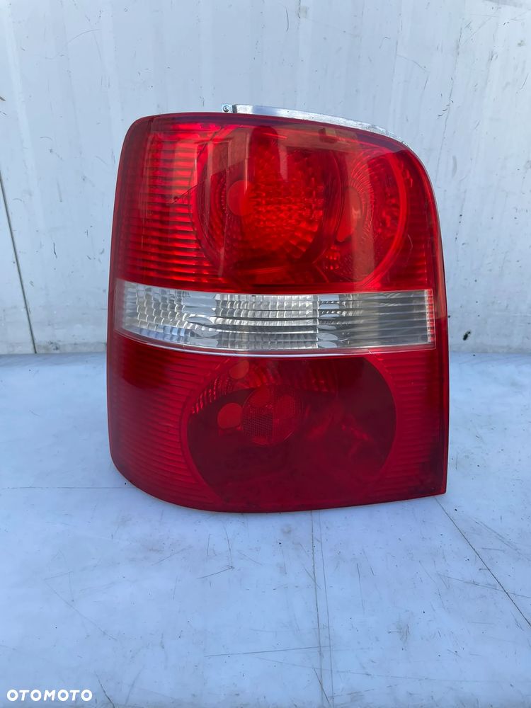 LAMPA LEWY TYŁ VW TOURAN I 1T0945095C - 1