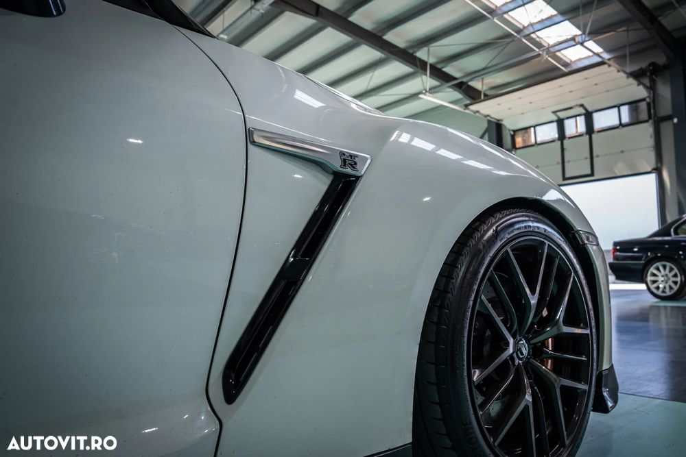 Nissan GT-R - 6