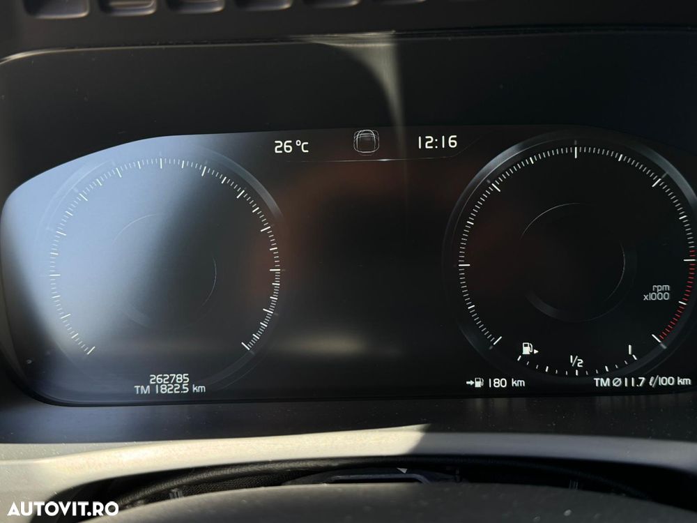Volvo XC 90 - 9