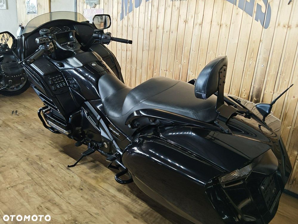 Honda GL - 10