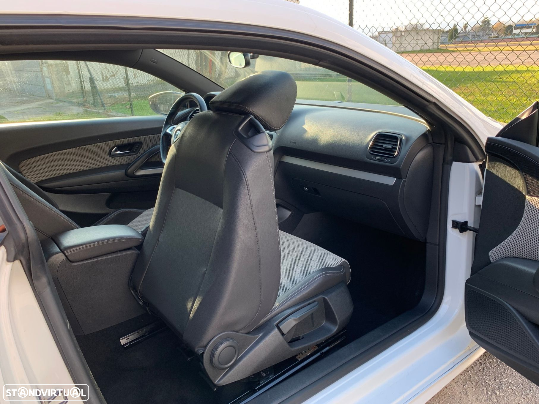 VW Scirocco 2.0 TDI R-Line DSG - 19