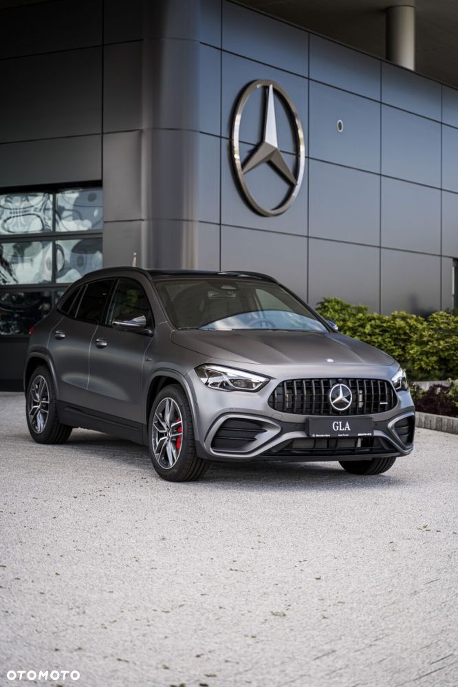 Mercedes-Benz GLA - 10