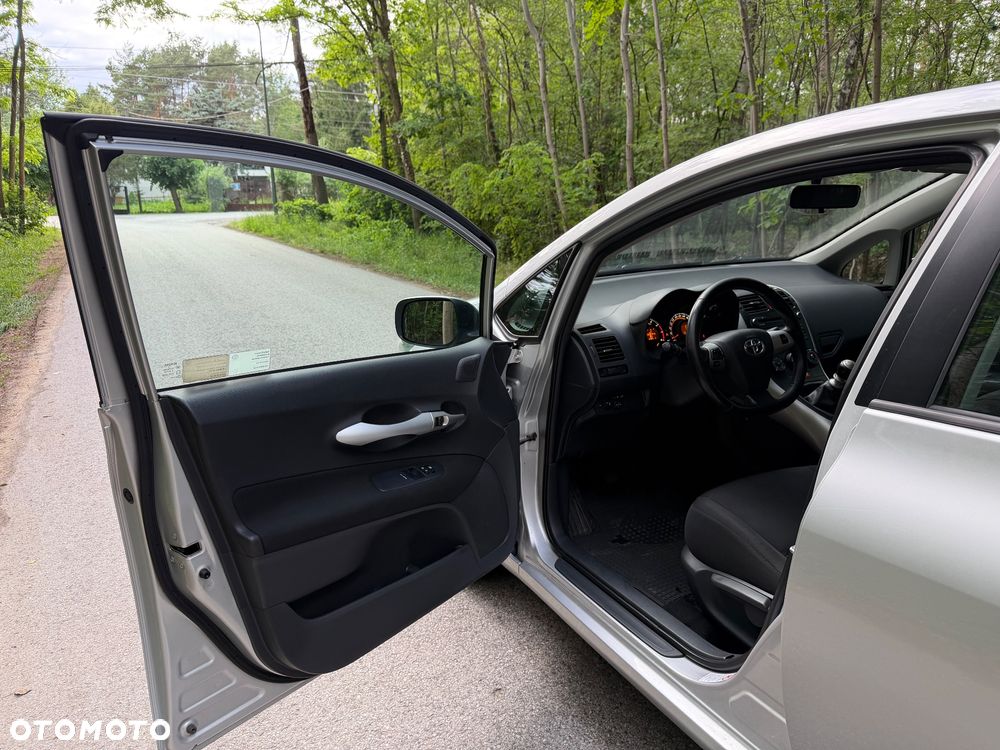 Toyota Auris 1.33 VVT-i Life - 11