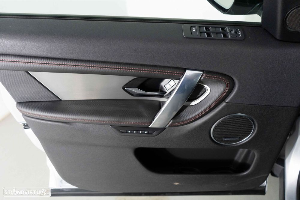 Land Rover Discovery Sport 1.5 I3 P300e AWD R-Dynamic SE - 23