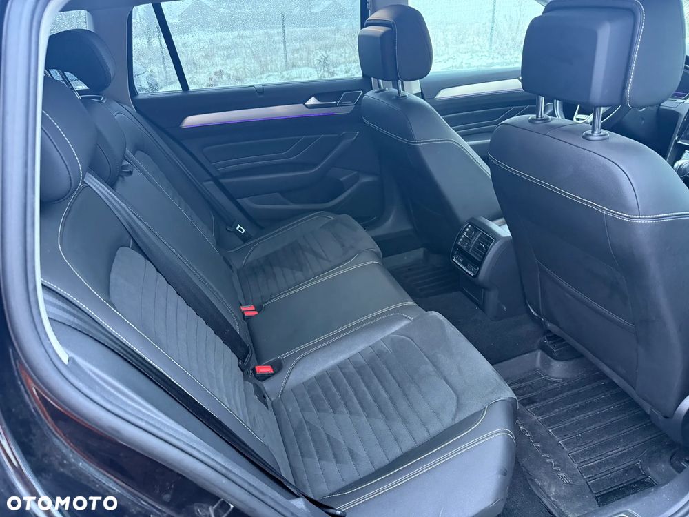 Volkswagen Passat 2.0 TDI SCR DSG 4Motion Elegance - 10