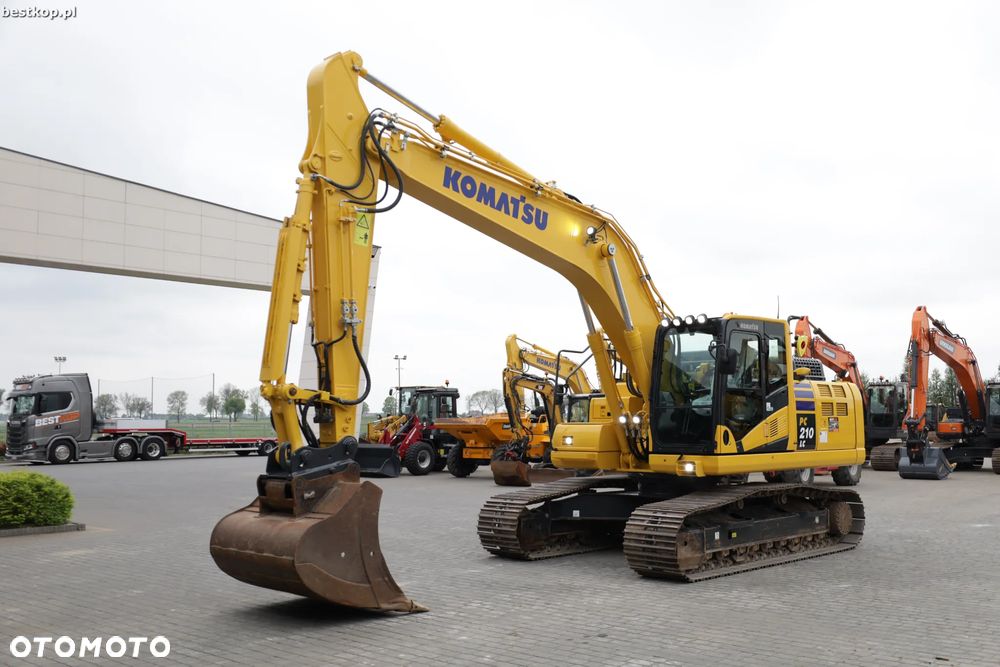Komatsu PC210LC-11 - 1