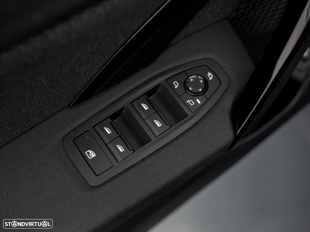 BMW iX1 eDrive20 xLine - 18