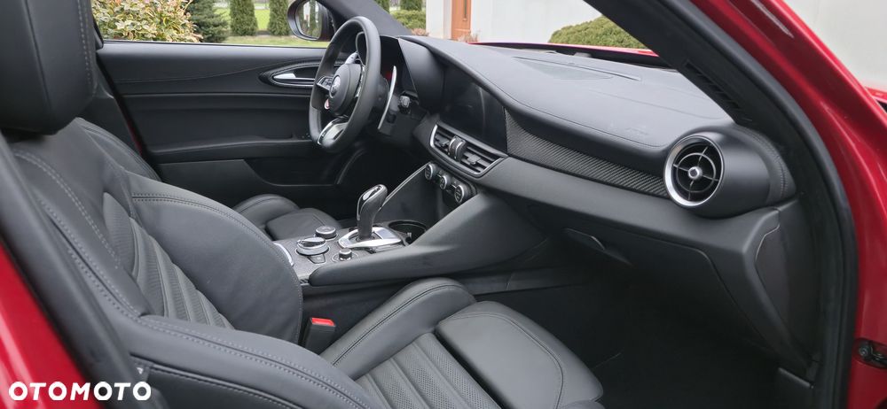 Alfa Romeo Giulia - 10