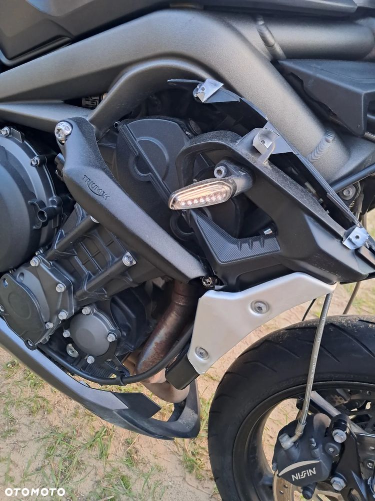 Triumph Street Triple - 12