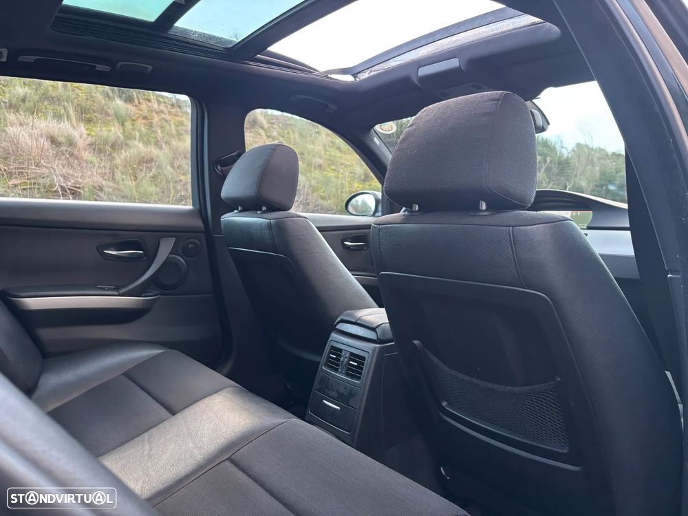 BMW 320 d Exclusive - 30