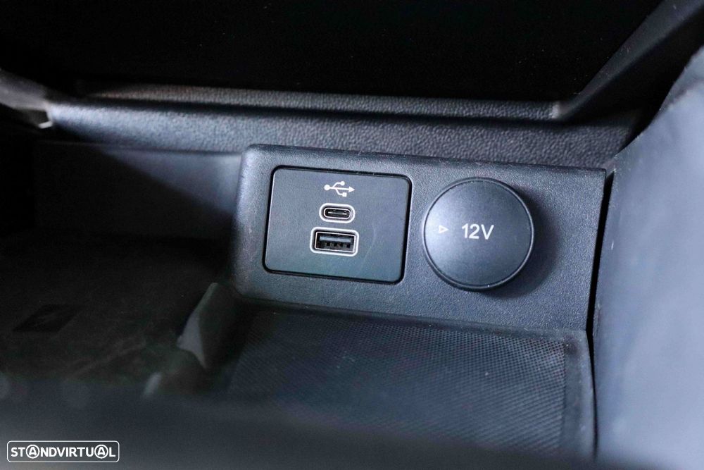 Ford Focus SW 1.0 EcoBoost MHEV ST-Line - 33