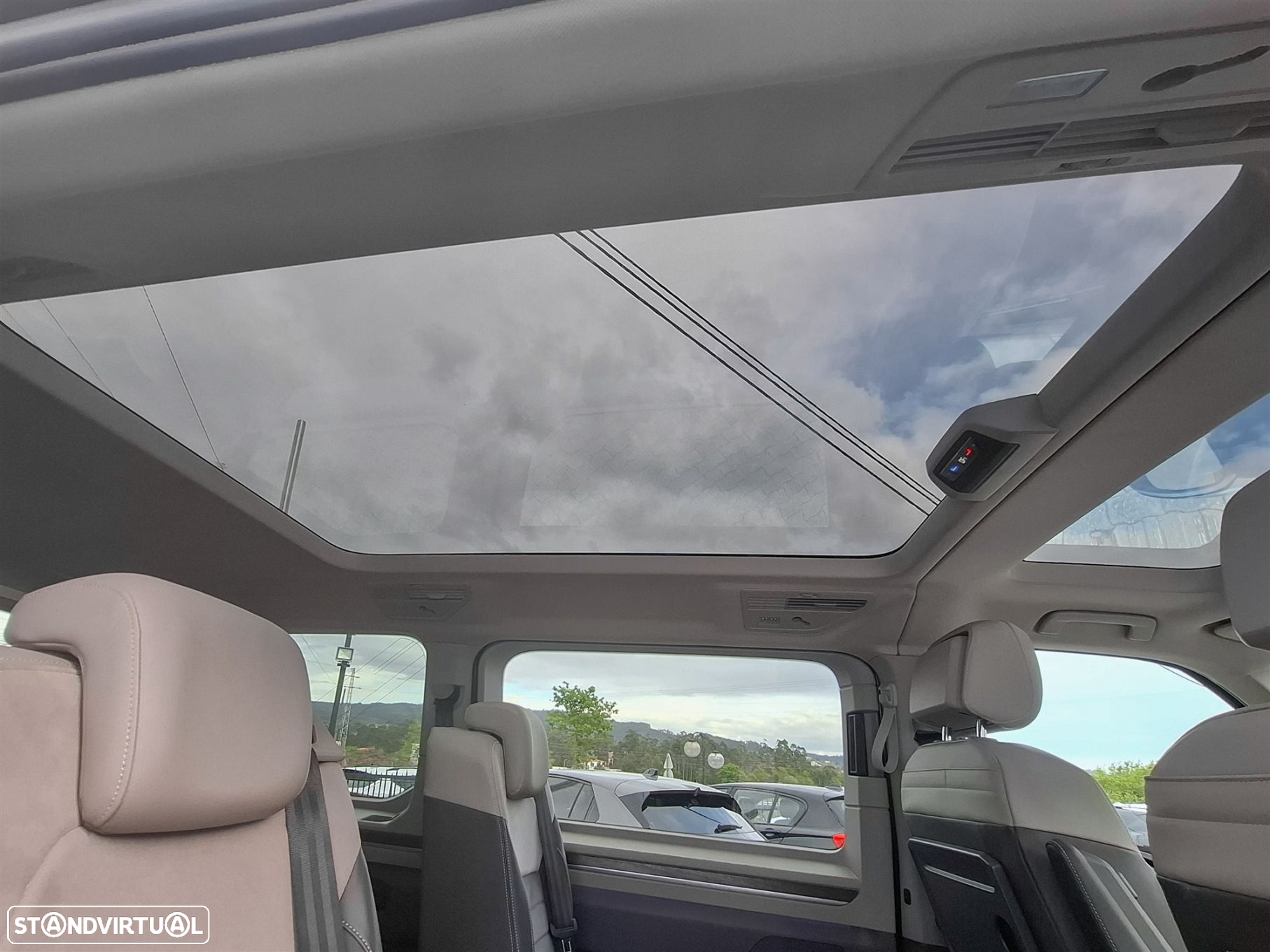 VW Multivan 2.0 TDI Style Longa DSG - 11