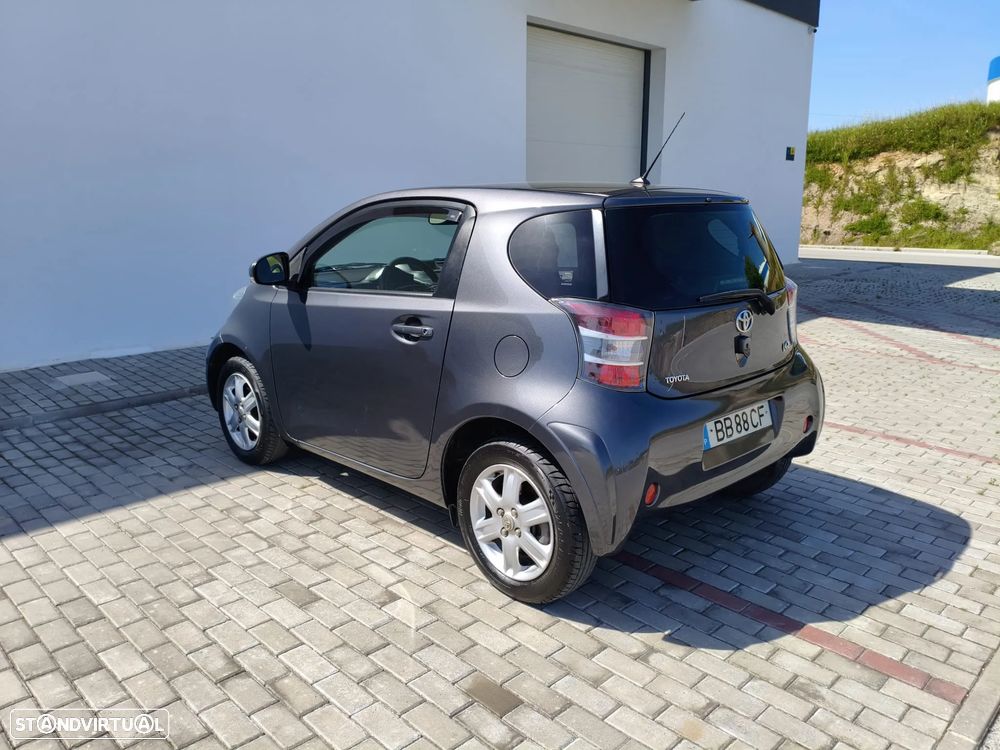 Toyota iQ 1.4 D-4D + - 8