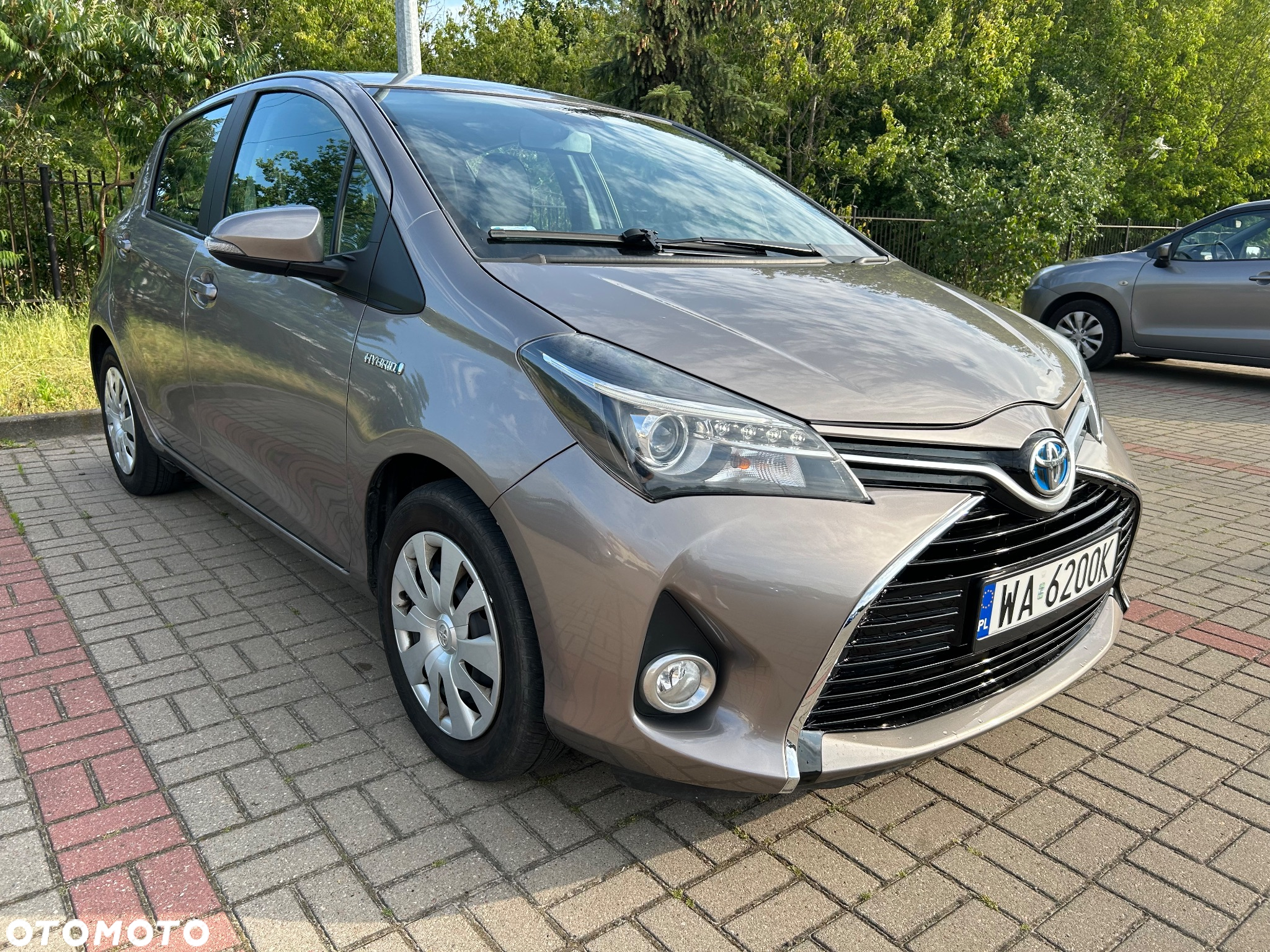 Toyota Yaris Hybrid 100 Sol - 2