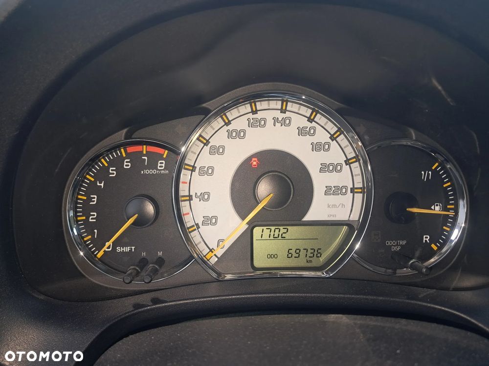 Toyota Yaris - 11