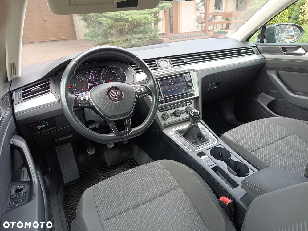 Volkswagen Passat 1.4 TSI BMT Trendline - 28