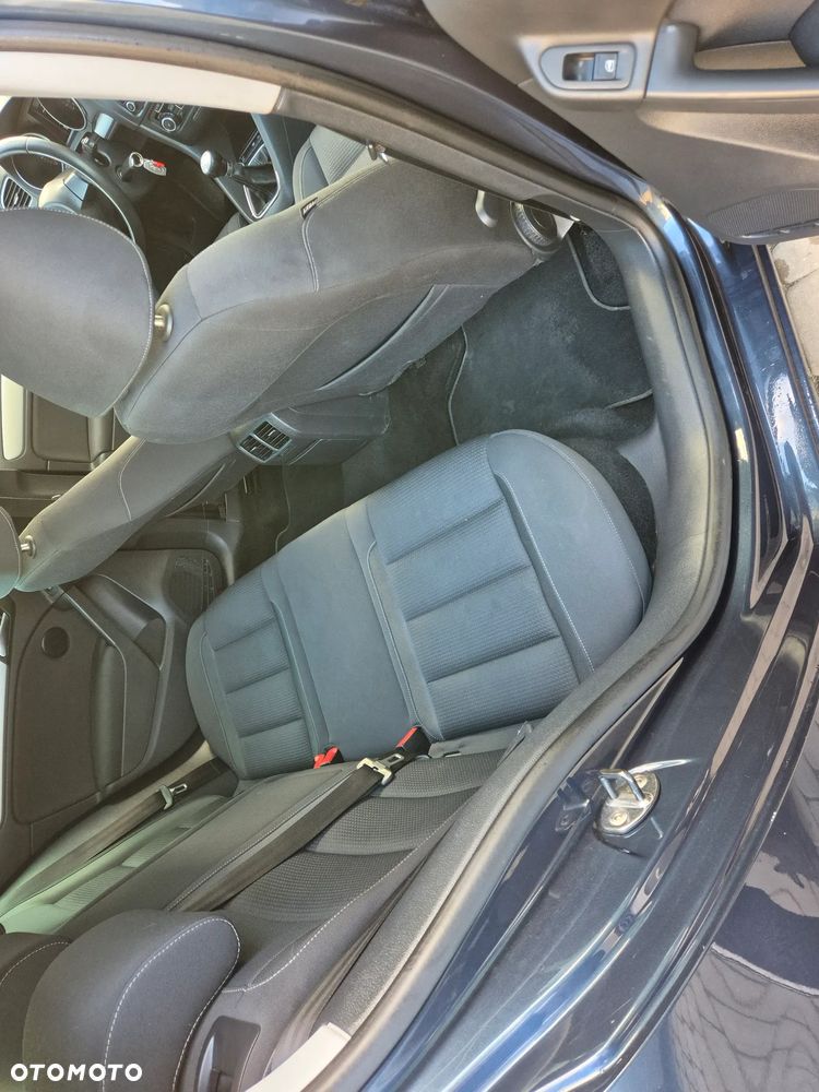 Volkswagen Golf 1.6 TDI Highline - 17