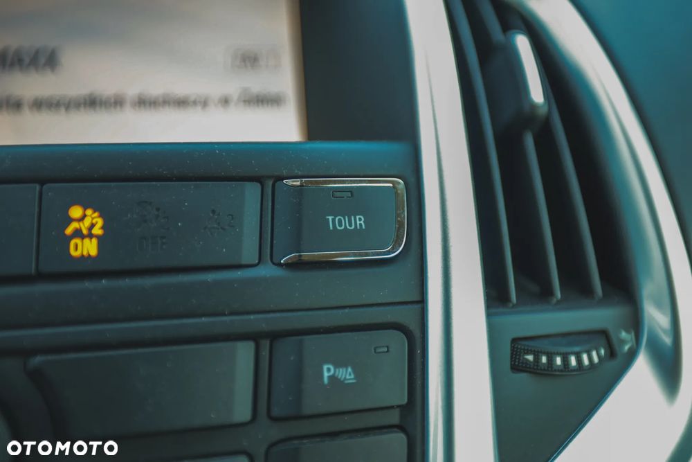 Opel Astra 1.6 T Cosmo - 25