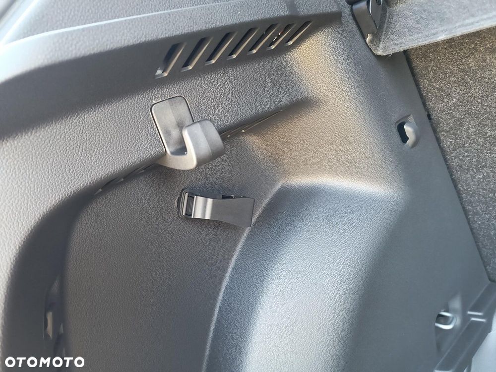 Skoda Fabia 1.0 TSI Drive DSG - 19