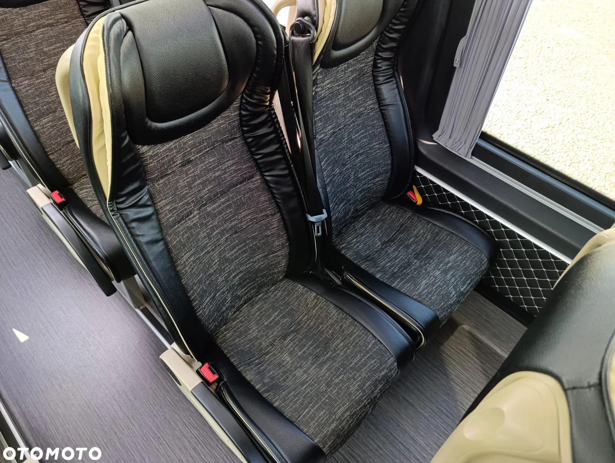 Mercedes-Benz Sprinter 517 - 22