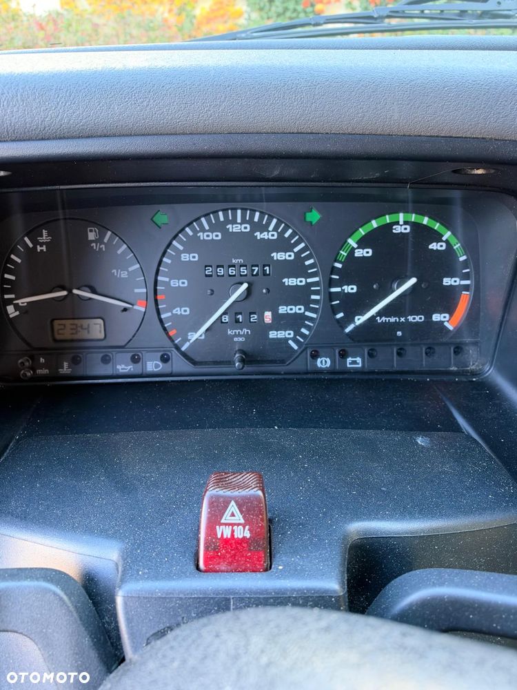 Volkswagen Transporter T4 SYNCRO - BLOKADA - 24