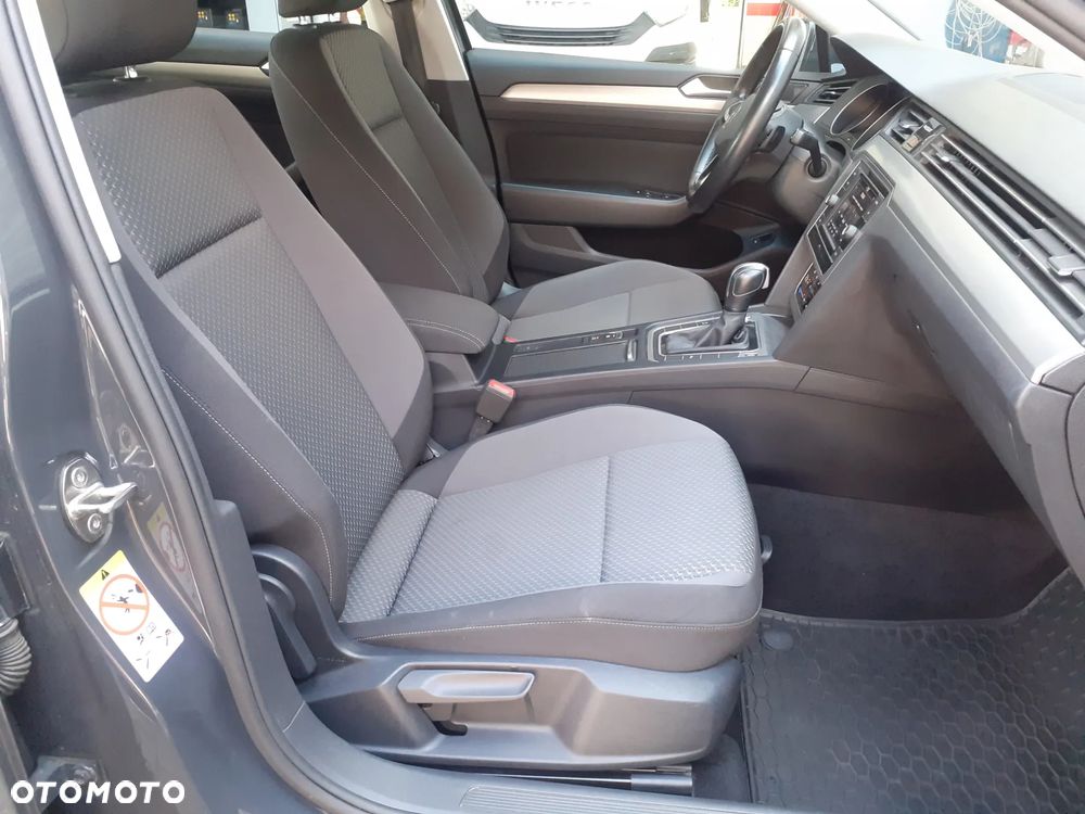 Volkswagen Passat - 23