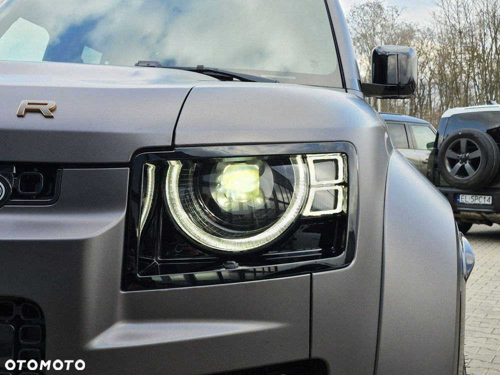 Land Rover Defender - 13
