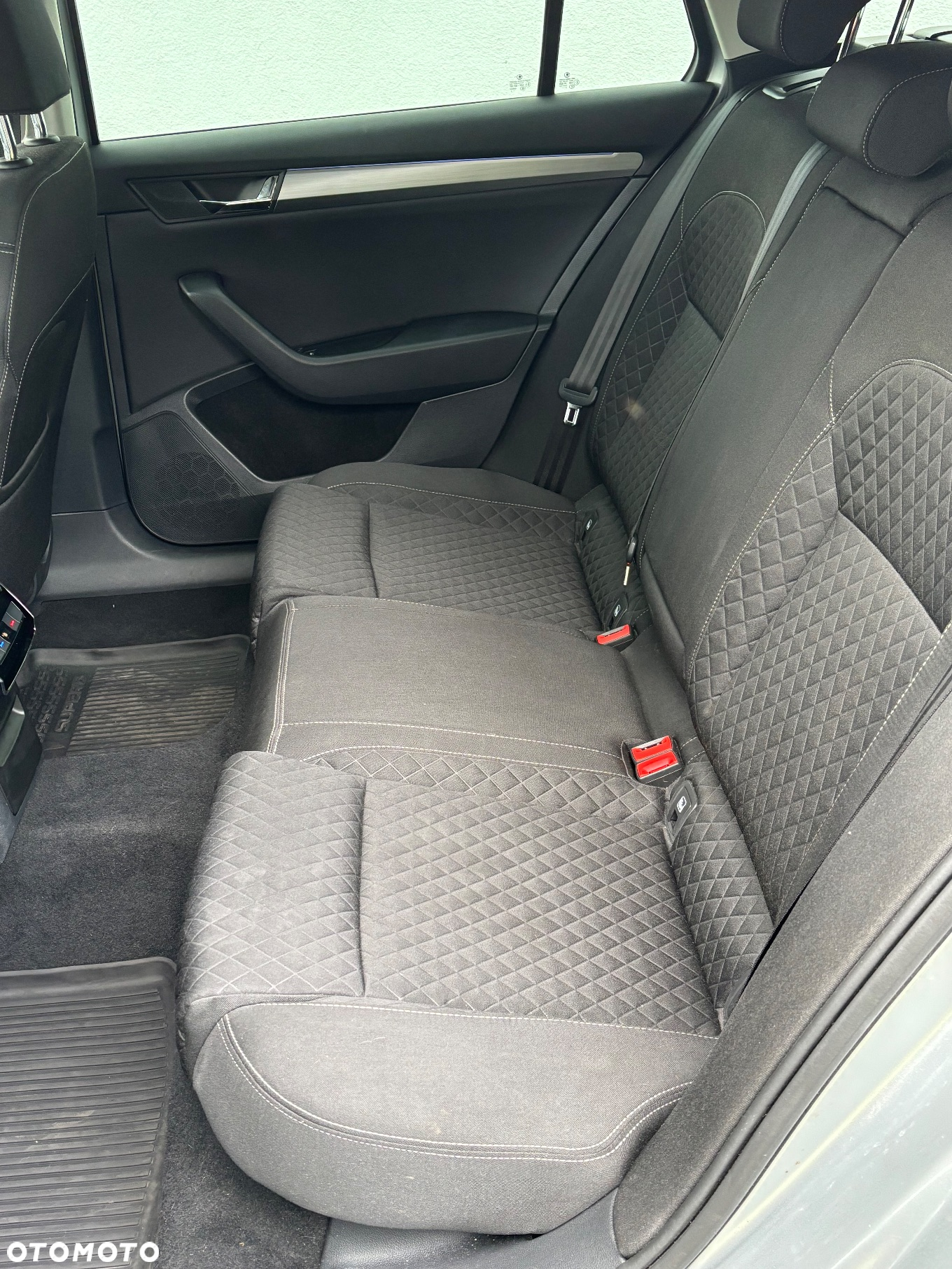 Skoda Superb Combi 2.0 TDI DSG Style - 24