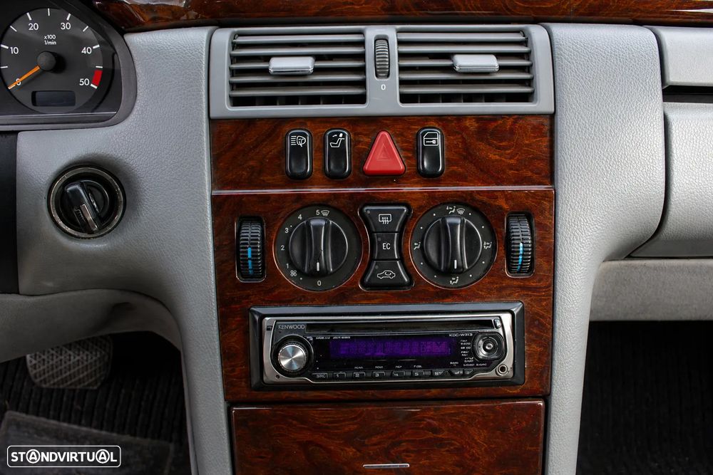 Mercedes-Benz E 220 - 12