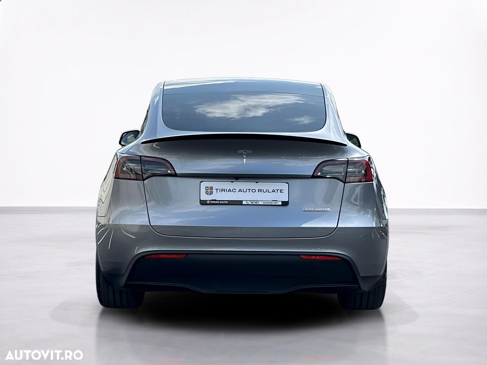 Tesla Model Y - 5