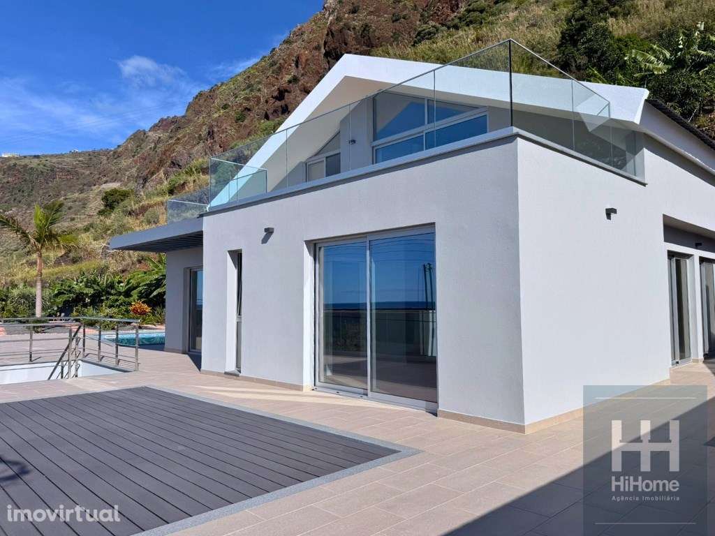 Moradia T4 de Design Contemporâneo no Paul do Mar - Calheta, Madeira - Grande imagem: 5/38