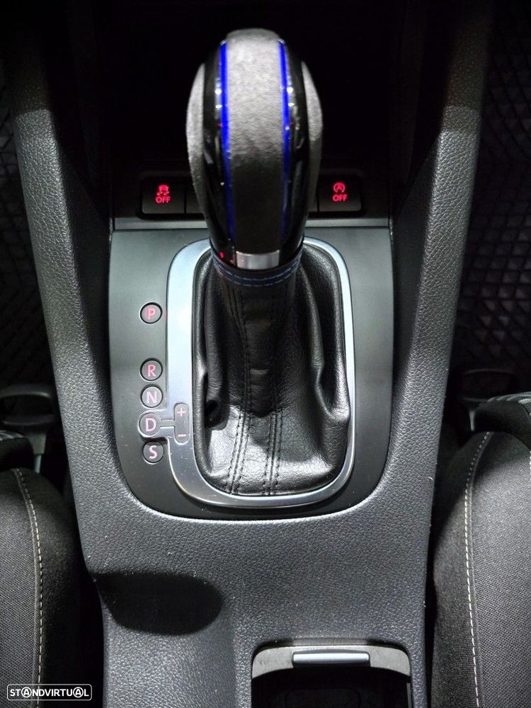 VW Scirocco 2.0 TSI BlueMotion DSG - 25